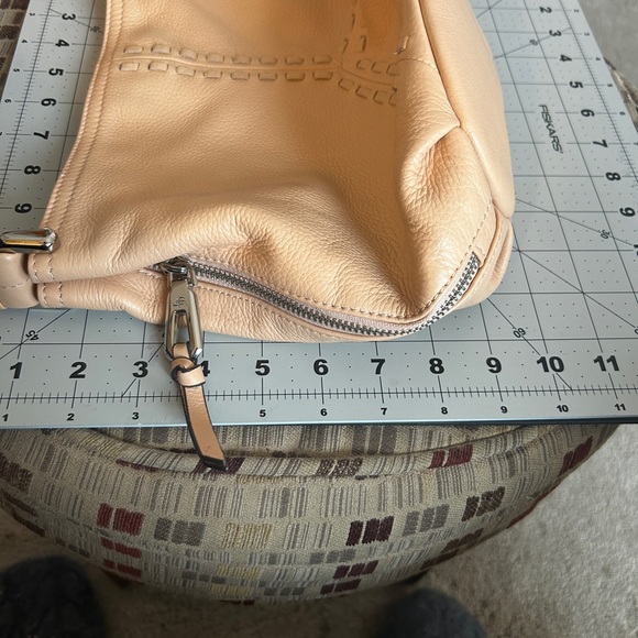 B Makowsky Elegant Tan Leather Women\'s Bag